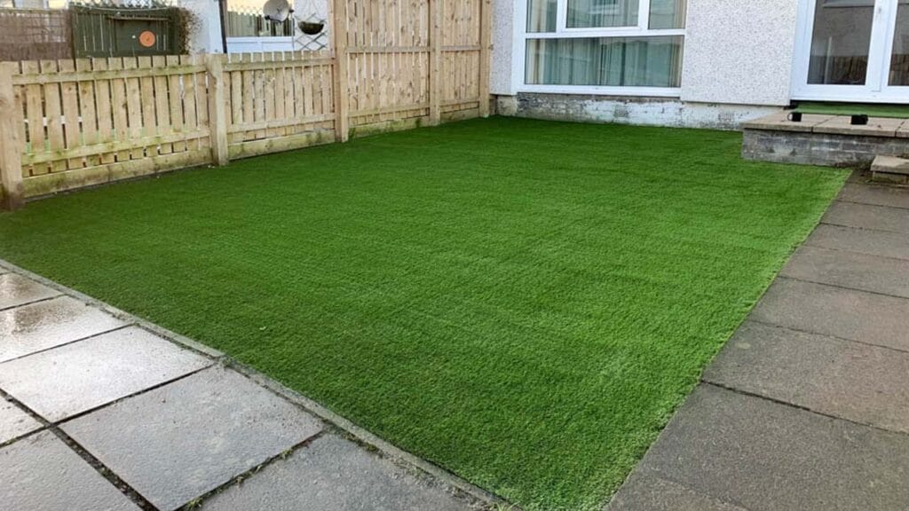 Artificial lawn