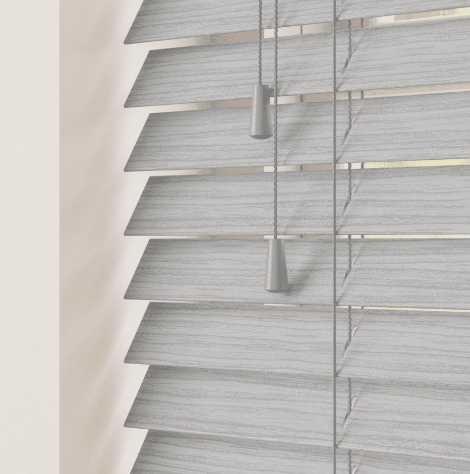 Lunar Oak blind